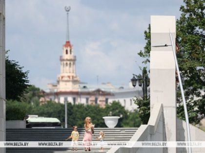 Что помогает белорускам гармонично совмещать работу и материнство?